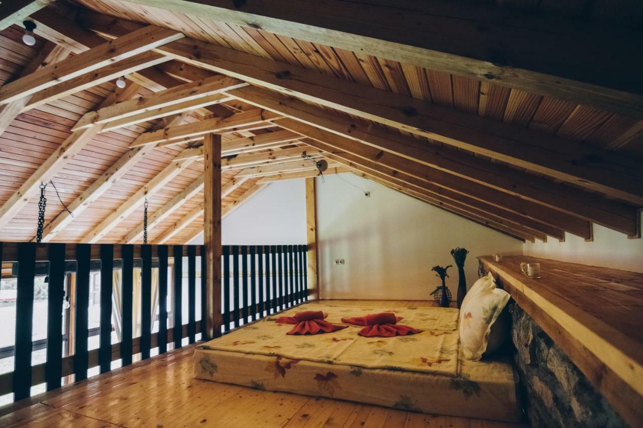 Завоя Hotel Krusuna Kültér fotó