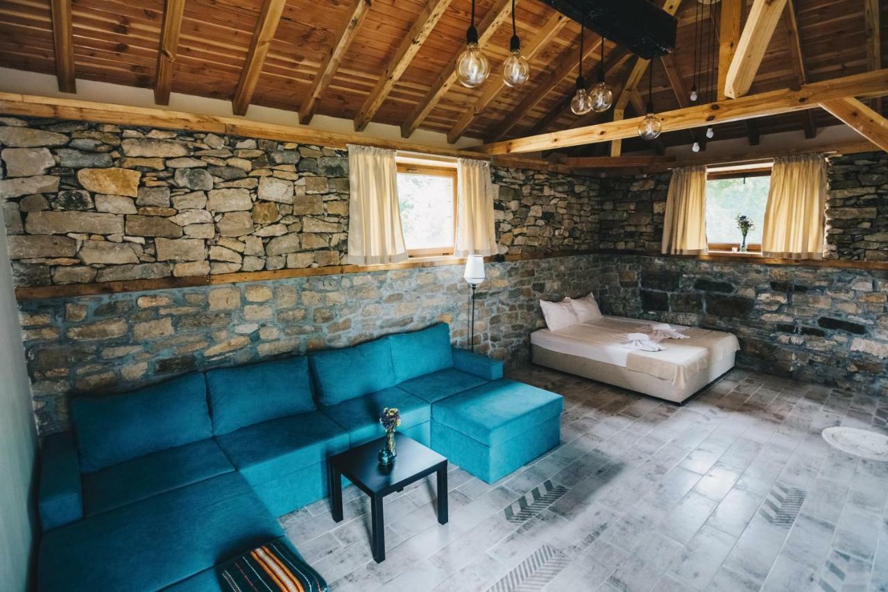 Завоя Hotel Krusuna Kültér fotó
